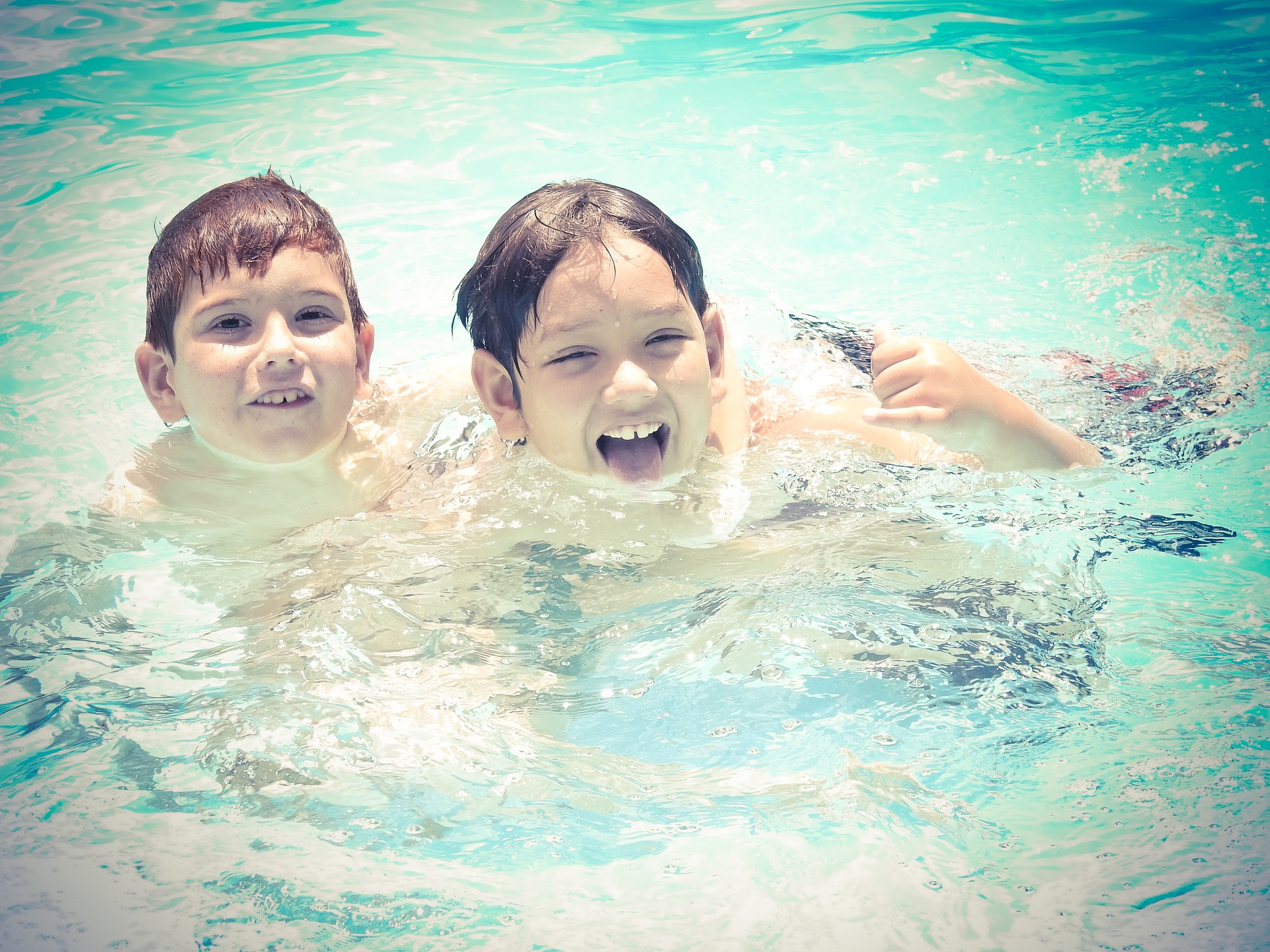 Défi à faire dans une piscine : quels jeux ? – Piscines Abris Design